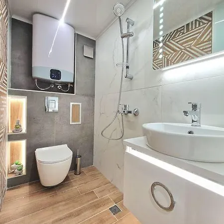 Daire Luxury Apartment. 75 Inches Tv Varna