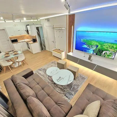 Luxury Apartment. 75 Inches Tv Daire