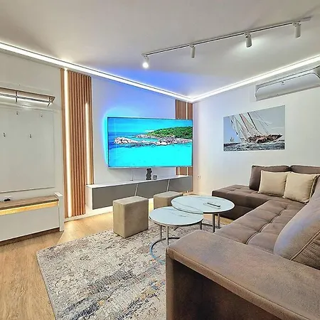 Luxury Apartment. 75 Inches Tv * Варна