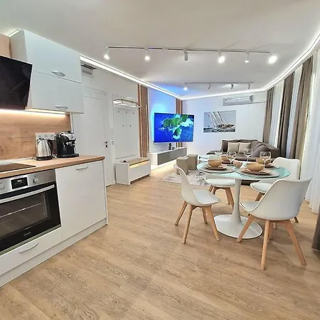 Daire Luxury Apartment. 75 Inches Tv *