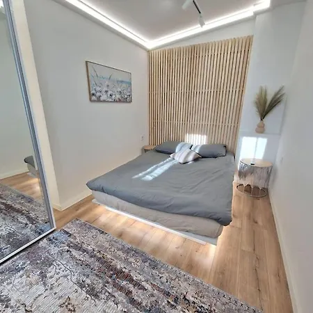 Daire Luxury Apartment. 75 Inches Tv Varna