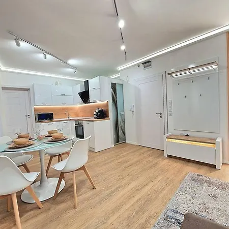 Luxury Apartment. 75 Inches Tv ヴァルナ